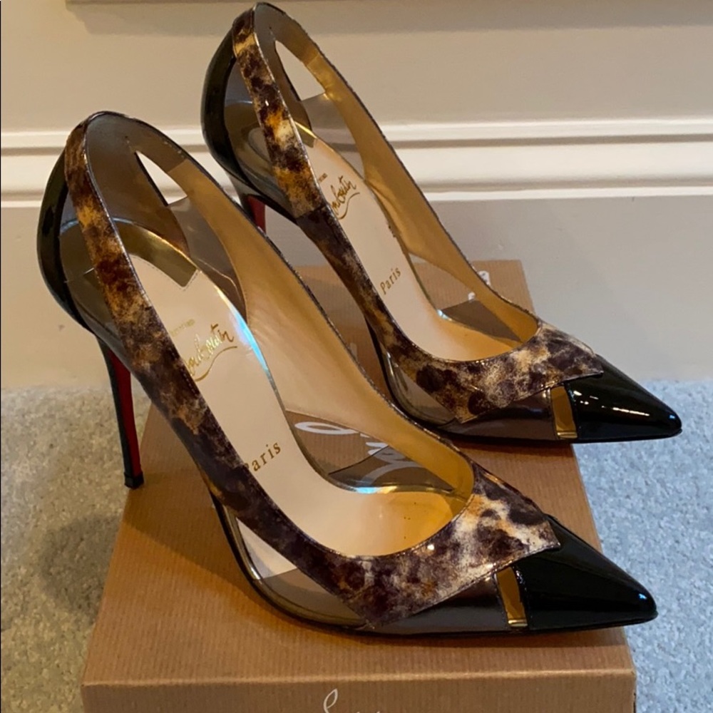 Amazing condition Louboutin Galata, black patent